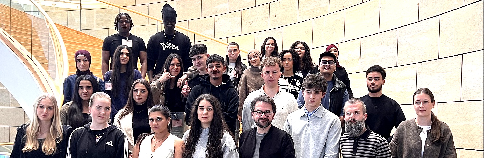 Die BFS 2 besucht den Landtag Düsseldorf